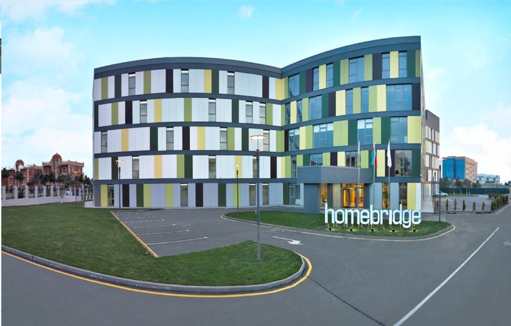 HomeBridge Hotel Appartments Bakoe Buitenkant foto